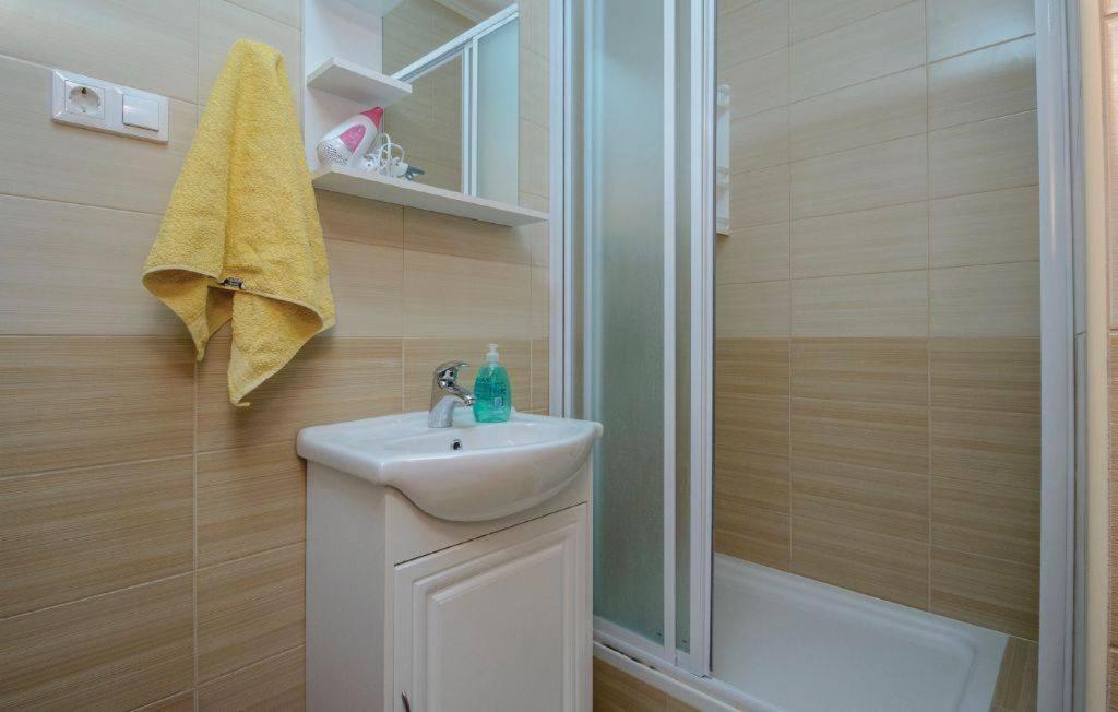 Apartmani Kremena Small Beach 200M Klek Eksteriør billede