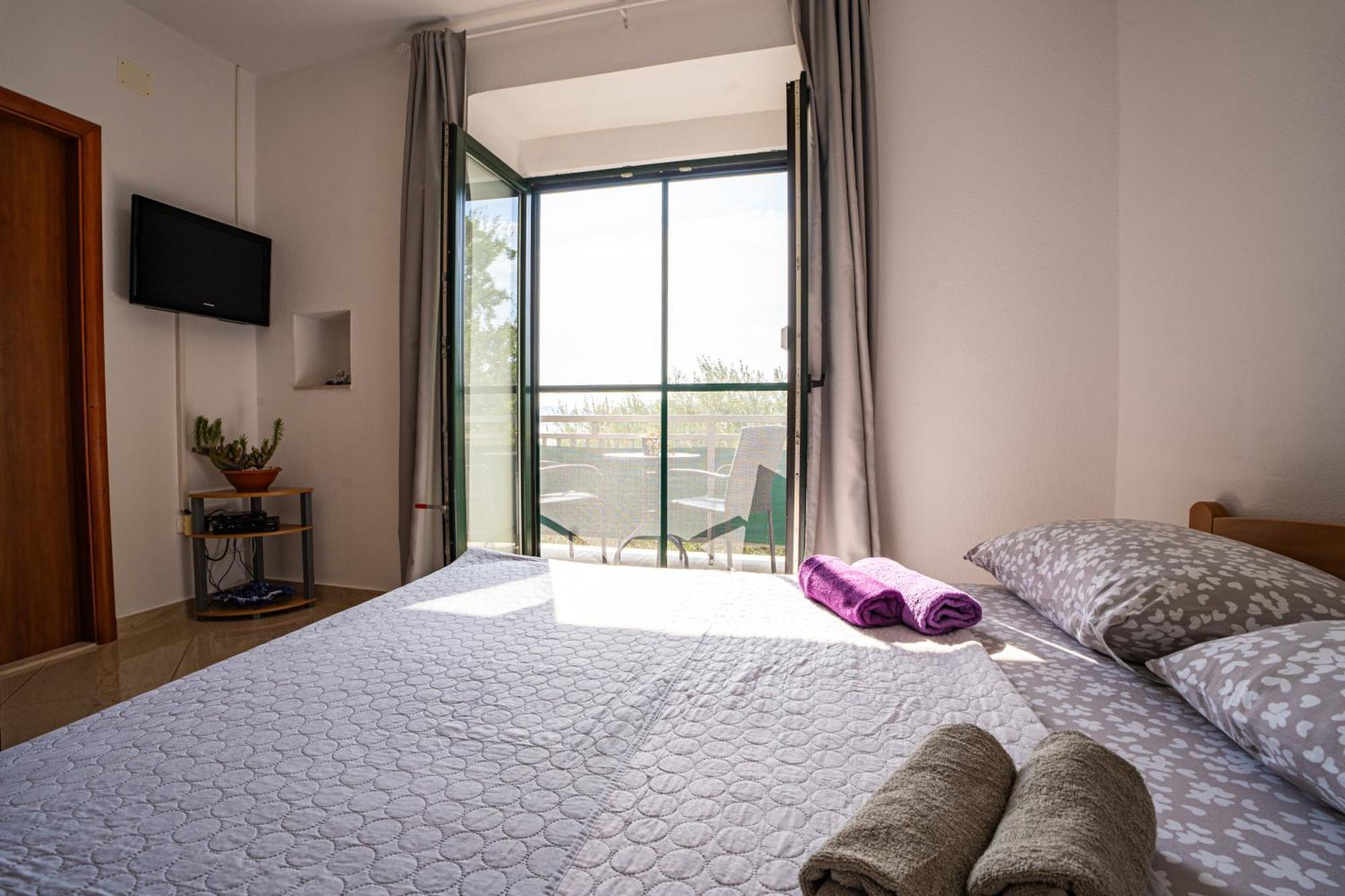 Apartmani Kremena Small Beach 200M Klek Eksteriør billede