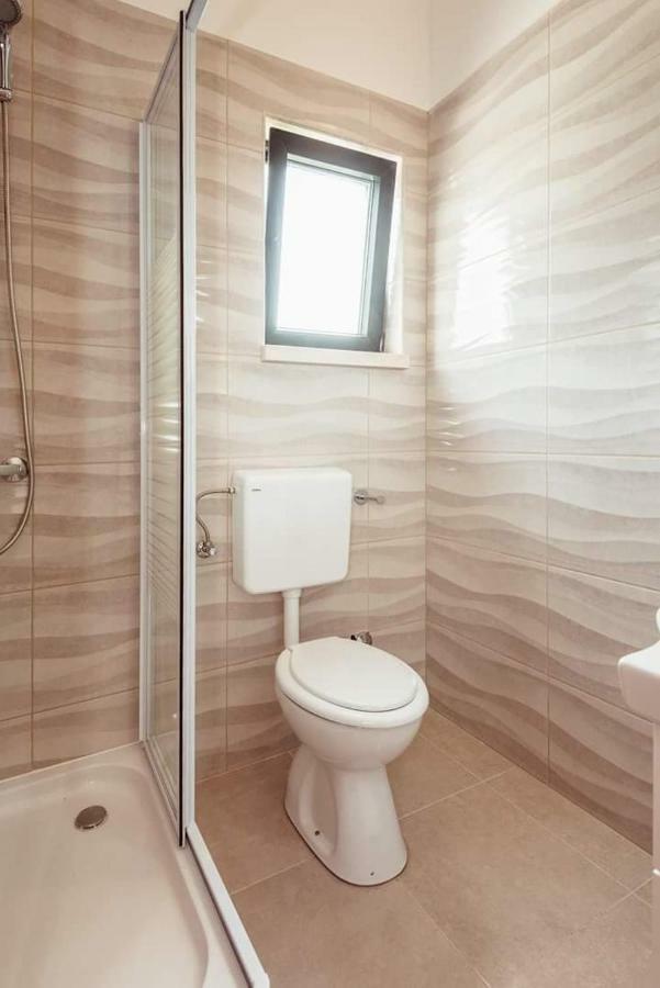 Apartmani Kremena Small Beach 200M Klek Eksteriør billede
